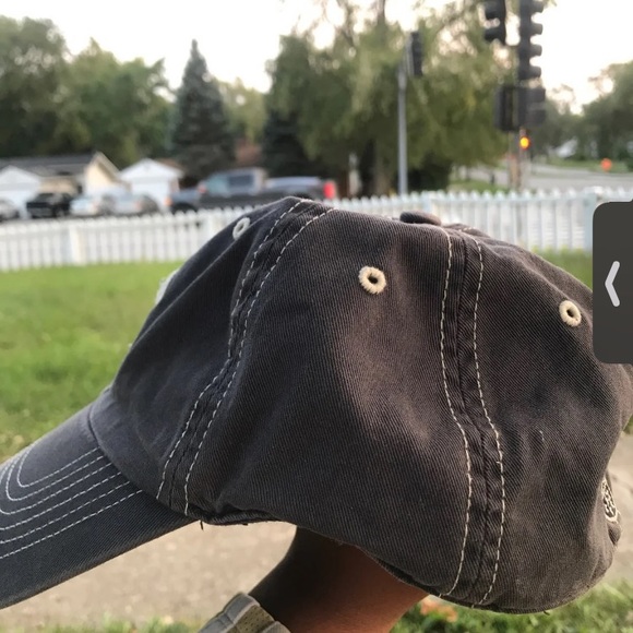 Cubs hat - Picture 2 of 6